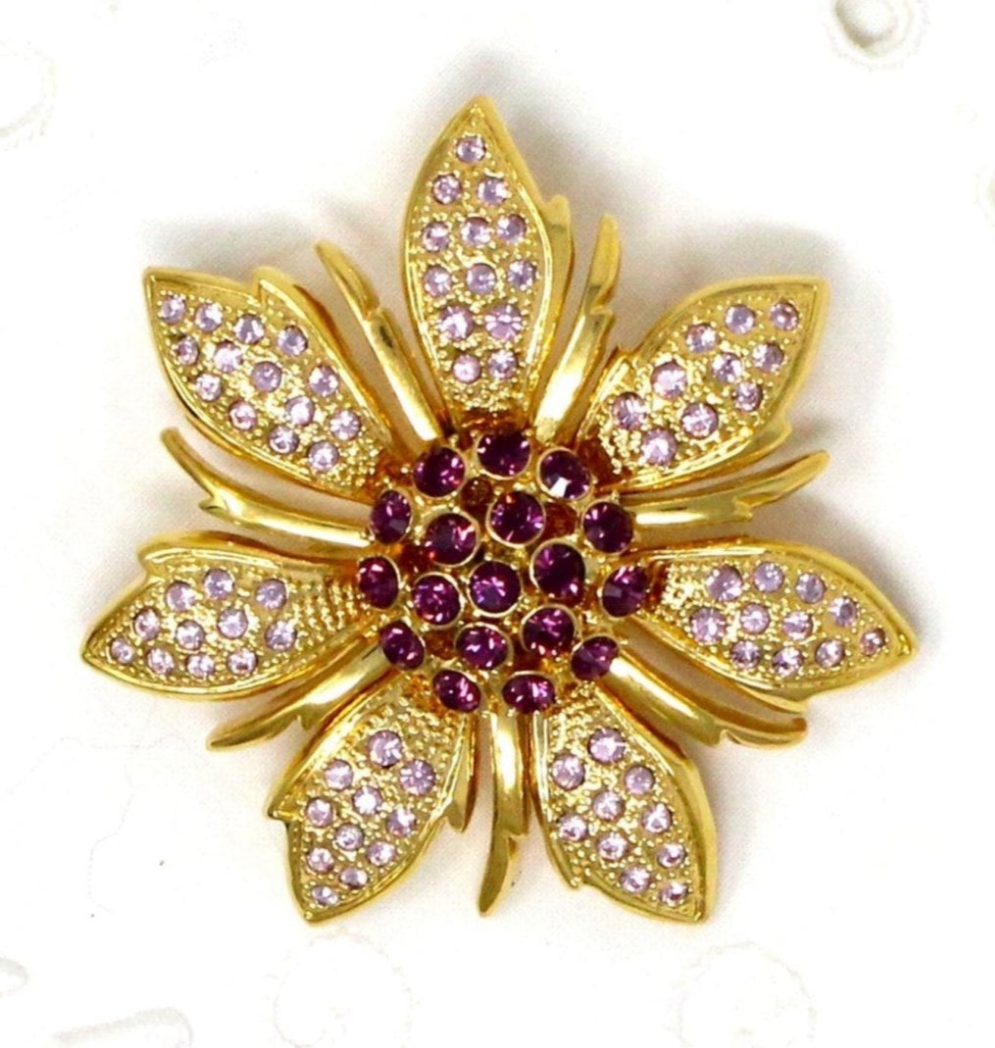 Brooch / Pin, Purple Rhinestones Flower, Large Purple Center & Lilac Petals, Gold-Tone