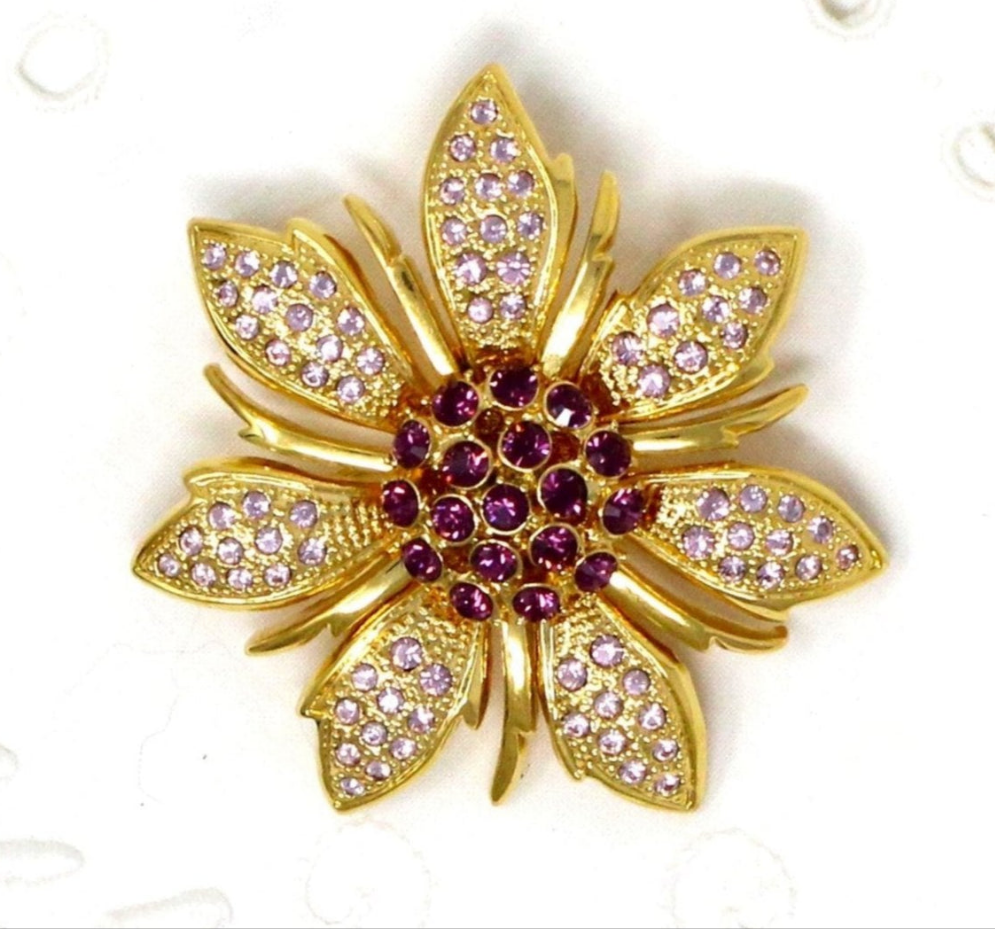 Brooch / Pin, Purple Rhinestones Flower, Large Purple Center & Lilac Petals, Gold-Tone