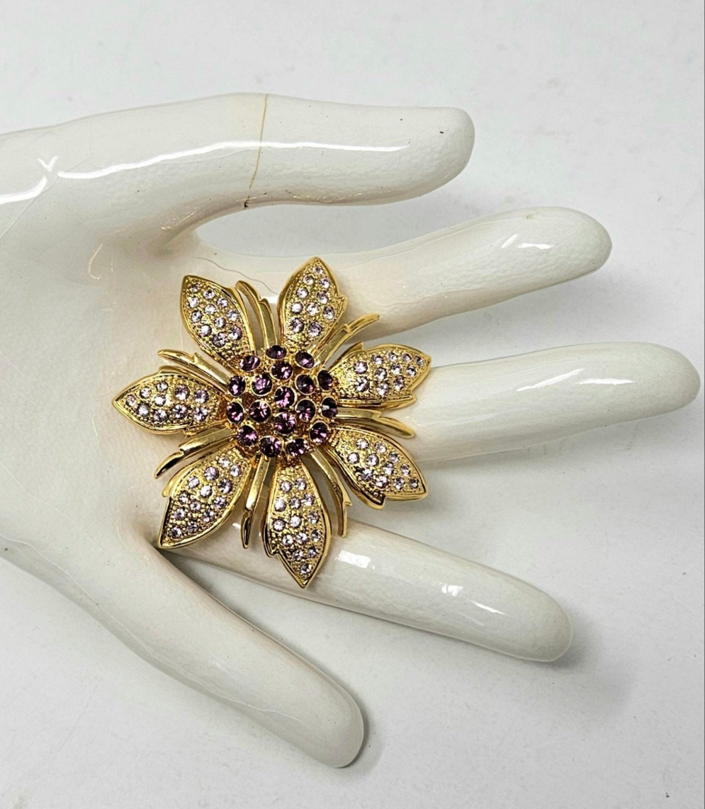 Brooch / Pin, Purple Rhinestones Flower, Large Purple Center & Lilac Petals, Gold-Tone