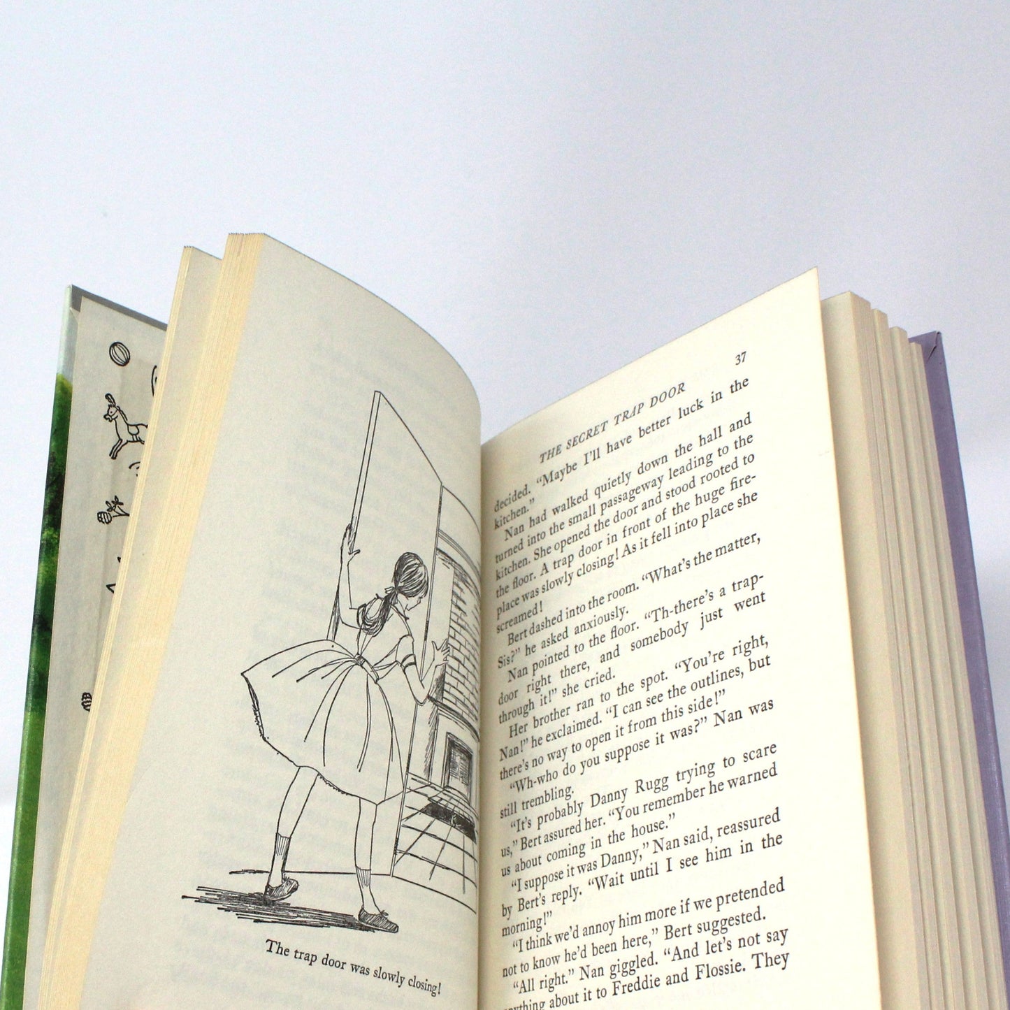 Children's Book, The Bobbsey Twins Of Lakeport, Hardcover, Vintage 1961