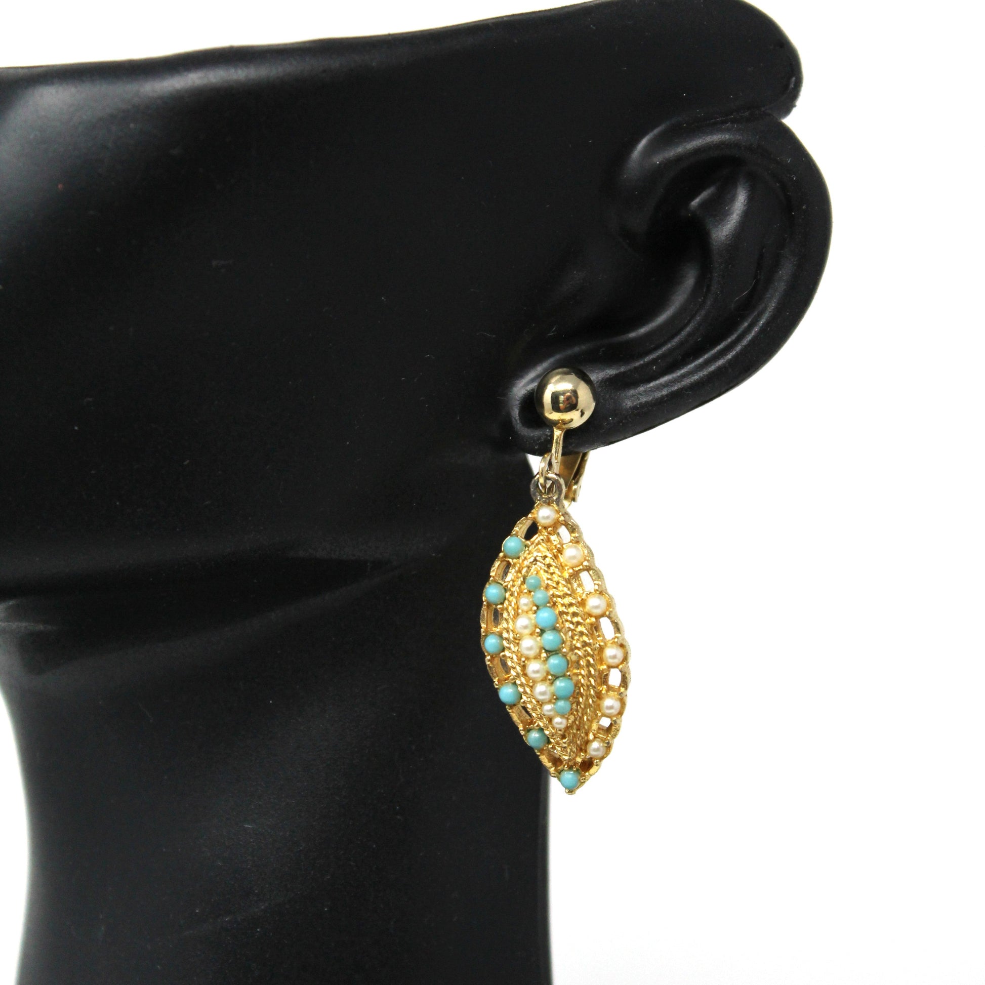 drop / dangle vintage earrings