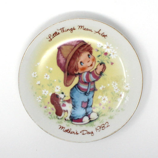 Decorative Plate, Avon, Mother's Day 1982, Little Things Mean a Lot, Vintage