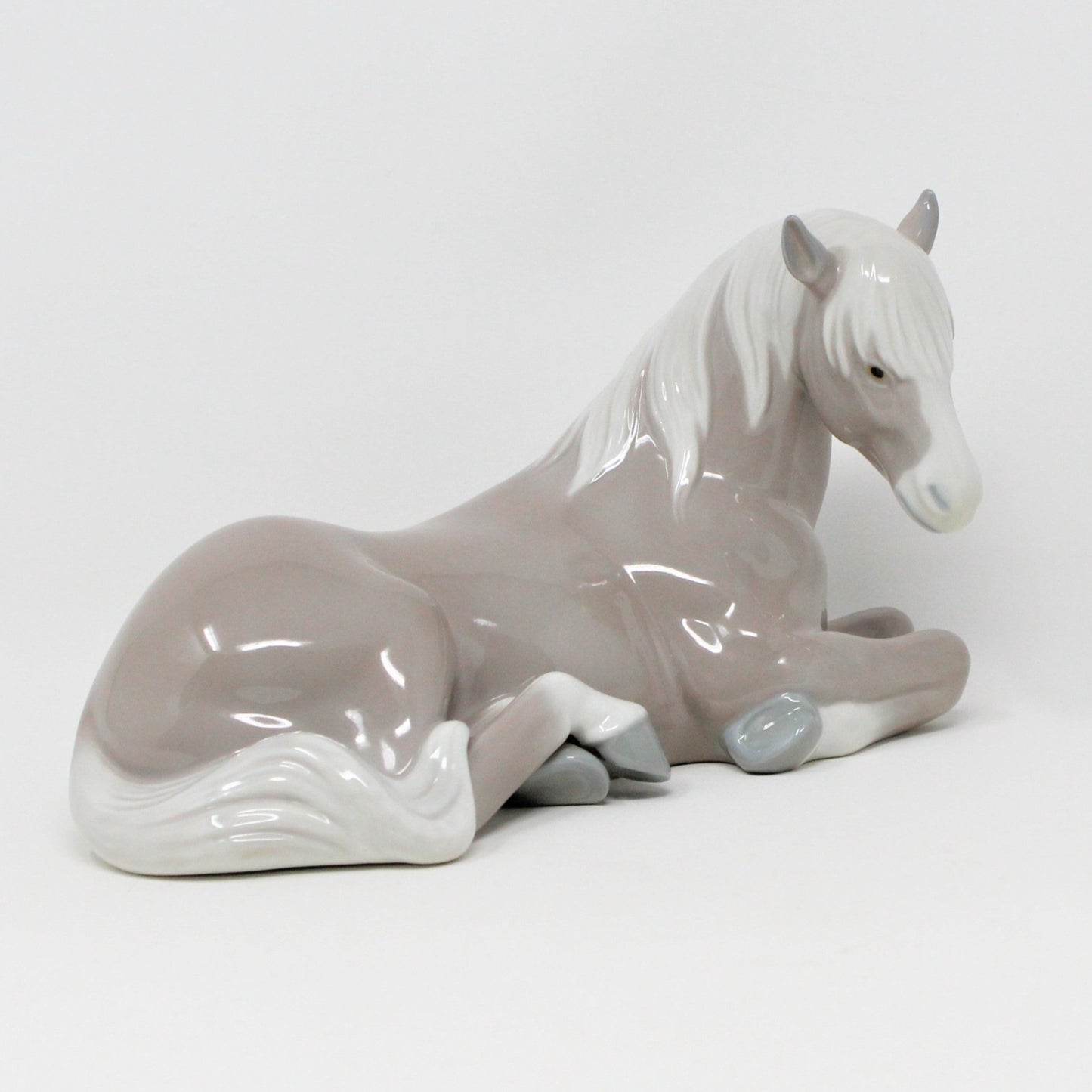 Figurine, Lladro, Little Horse Resting, #1203 Gloss, Vintage 1972, SOLD