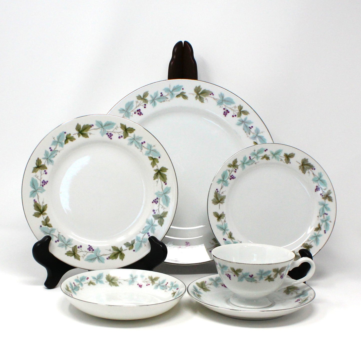 Dinnerware, Fine China of Japan. Vintage 6701, Place Setting Service for 2 (12 Pcs), Vintage