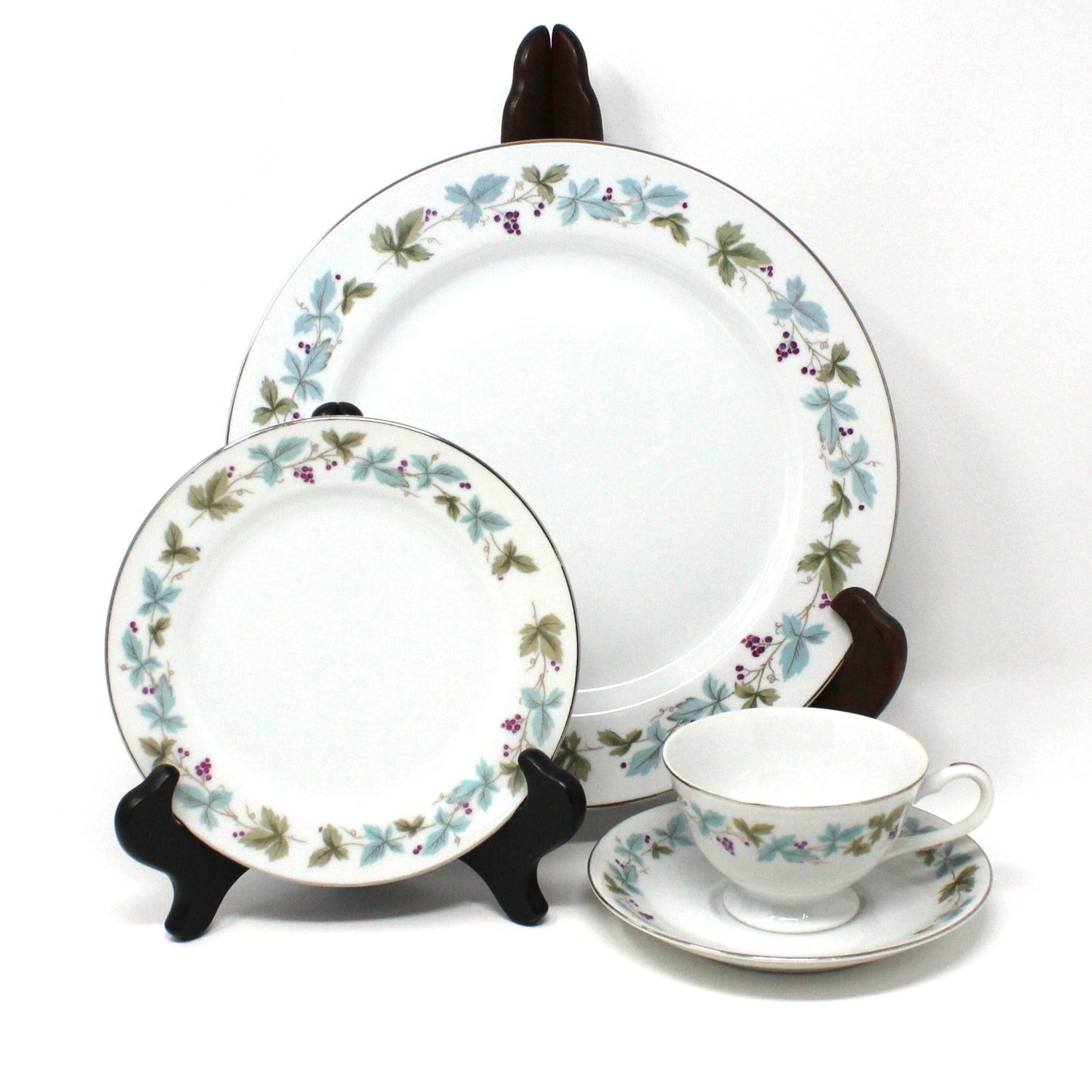 Dinnerware, Fine China of Japan. Vintage 6701, Place Setting Service for 3 (12 Pcs), Vintage