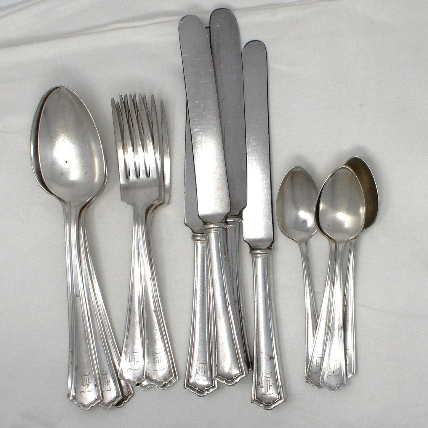 Antique flatware Silverware Set, R. Wallace, Washington Pattern, 16 pcs