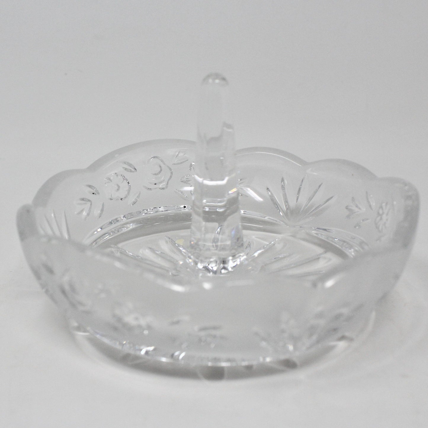 Vintage Ring Holder from Oneida in the Southern Garden pattern. German Lead Crystal Elegant Ring Storage, Frosted Floral.