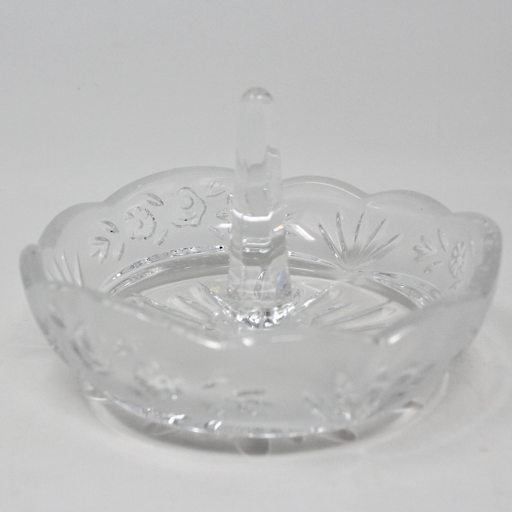 Vintage Ring Holder from Oneida in the Southern Garden pattern. German Lead Crystal Elegant Ring Storage, Frosted Floral.