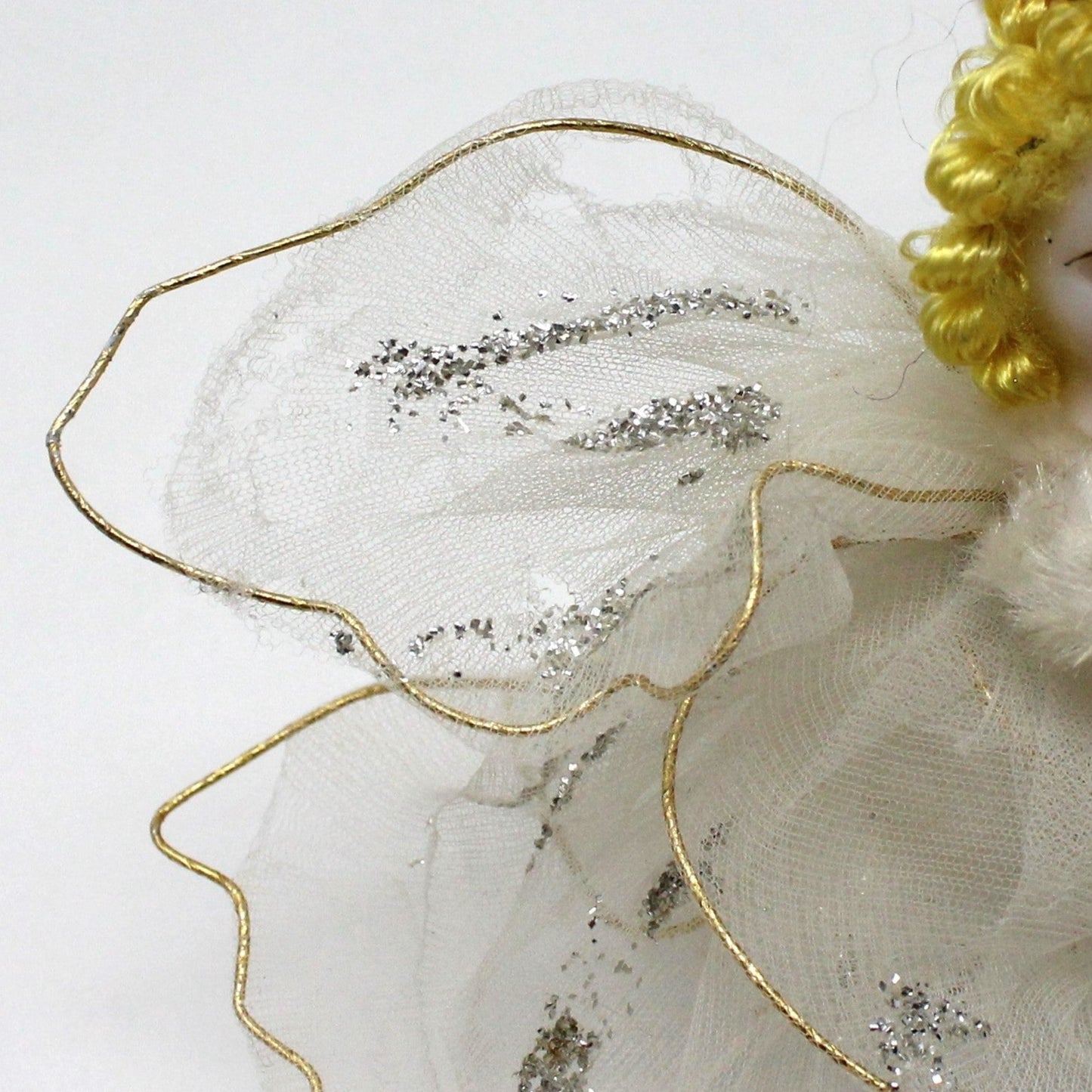 Ornaments, Angels Pipe Cleaner & White Tulle Playing Violin, Delta Novelty Co, Christmas Set of 2, Vintage Japan RARE