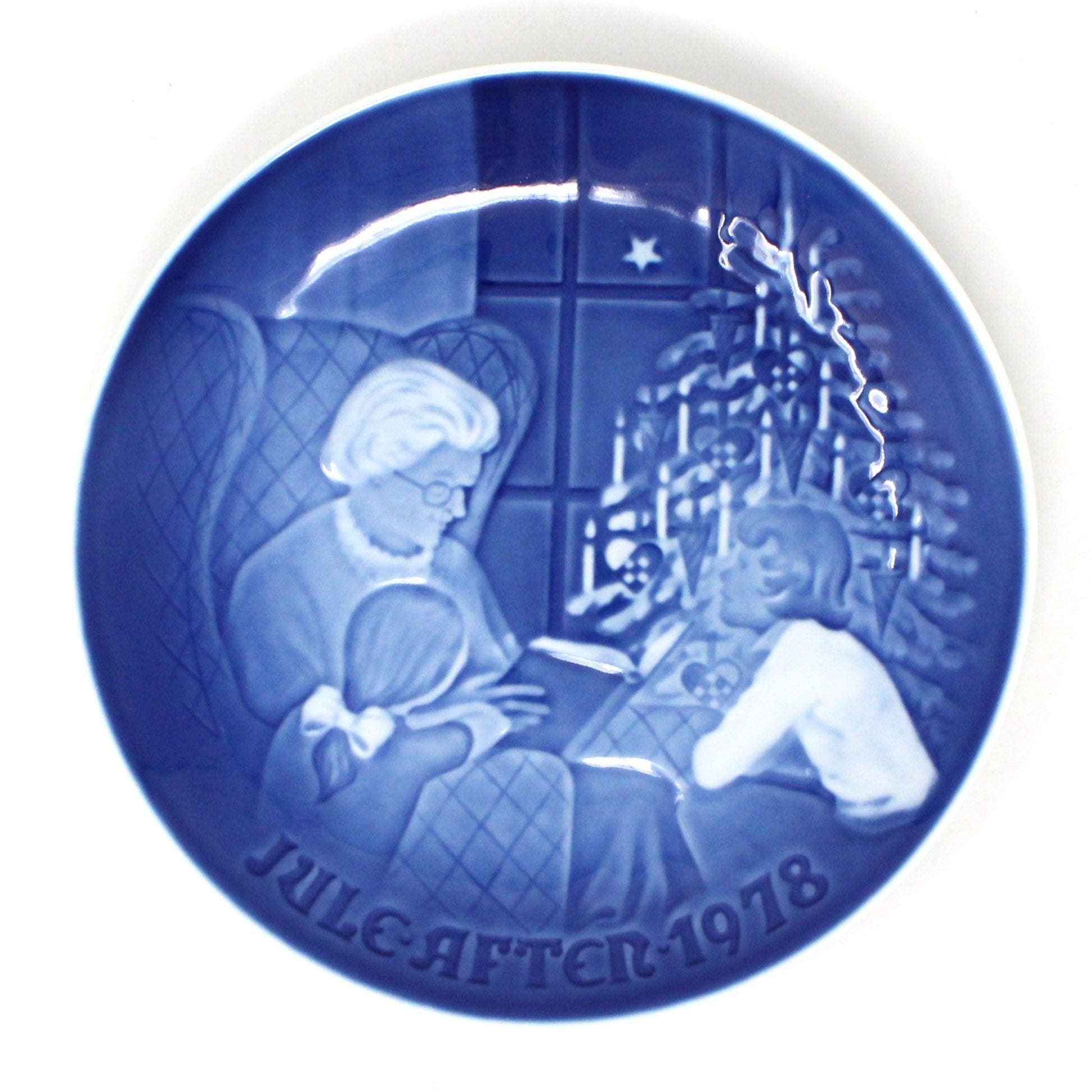 Vintage Christmas Plate, Bing & Grondahl 1978. Copenhagen Jule After. A Christmas Tale,  Blue & White, Vintage Collectible Wall Plate