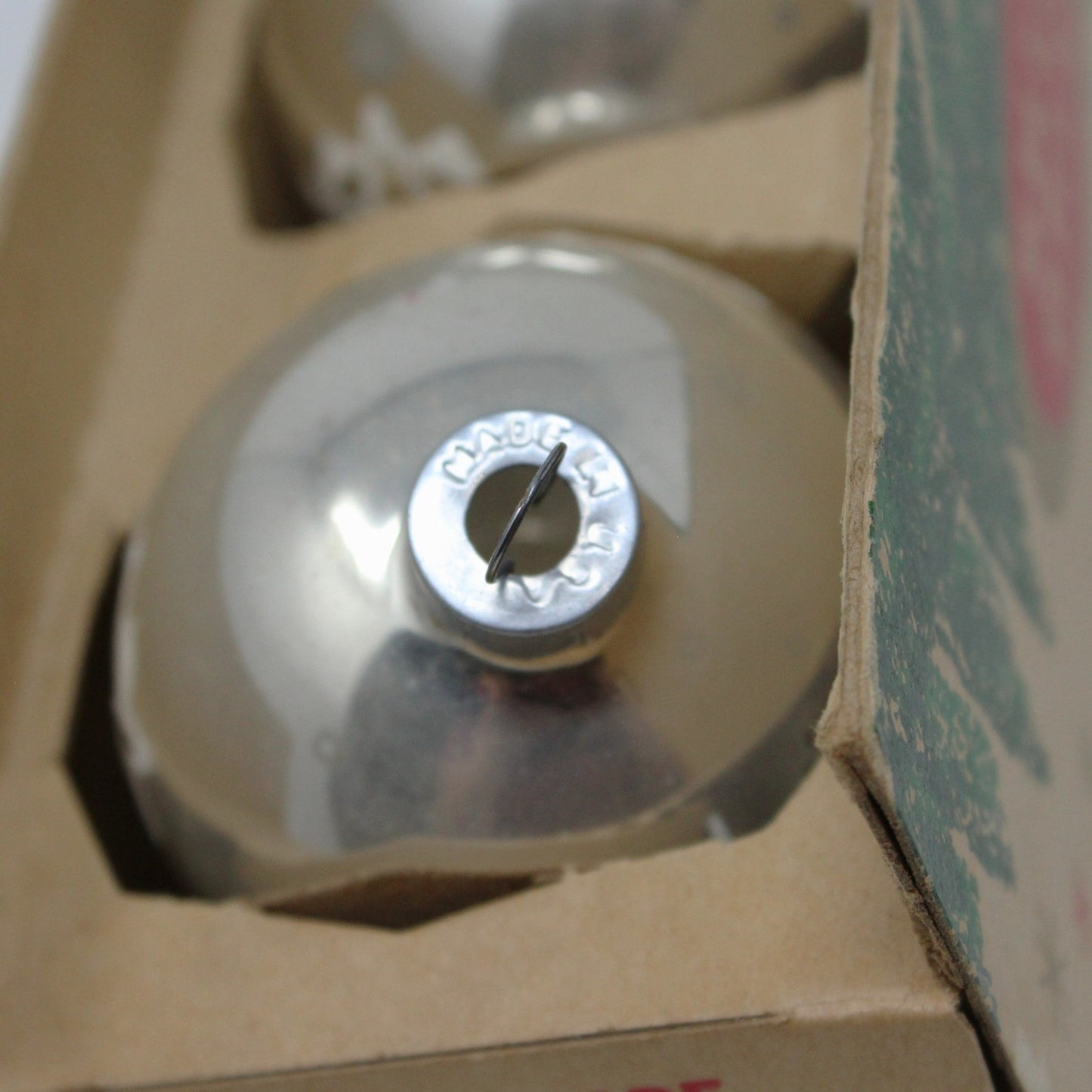 Ornaments, Glass Ball, Shiny Brite, Silver Glass Ball, Atomic Age White Mica Stencil, Set of 5 in Original Tray Box, Vintage