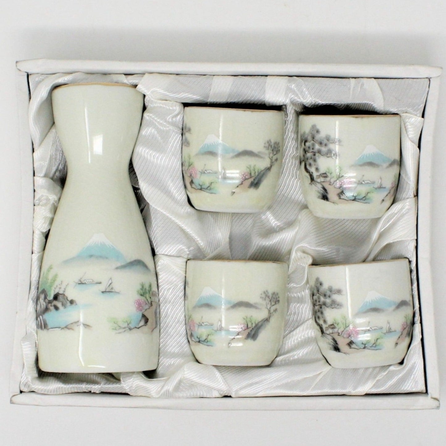 Sake Set Decanter/ Tokkuri & 4 Cups, Asahi, Mt Fuji, Vintage