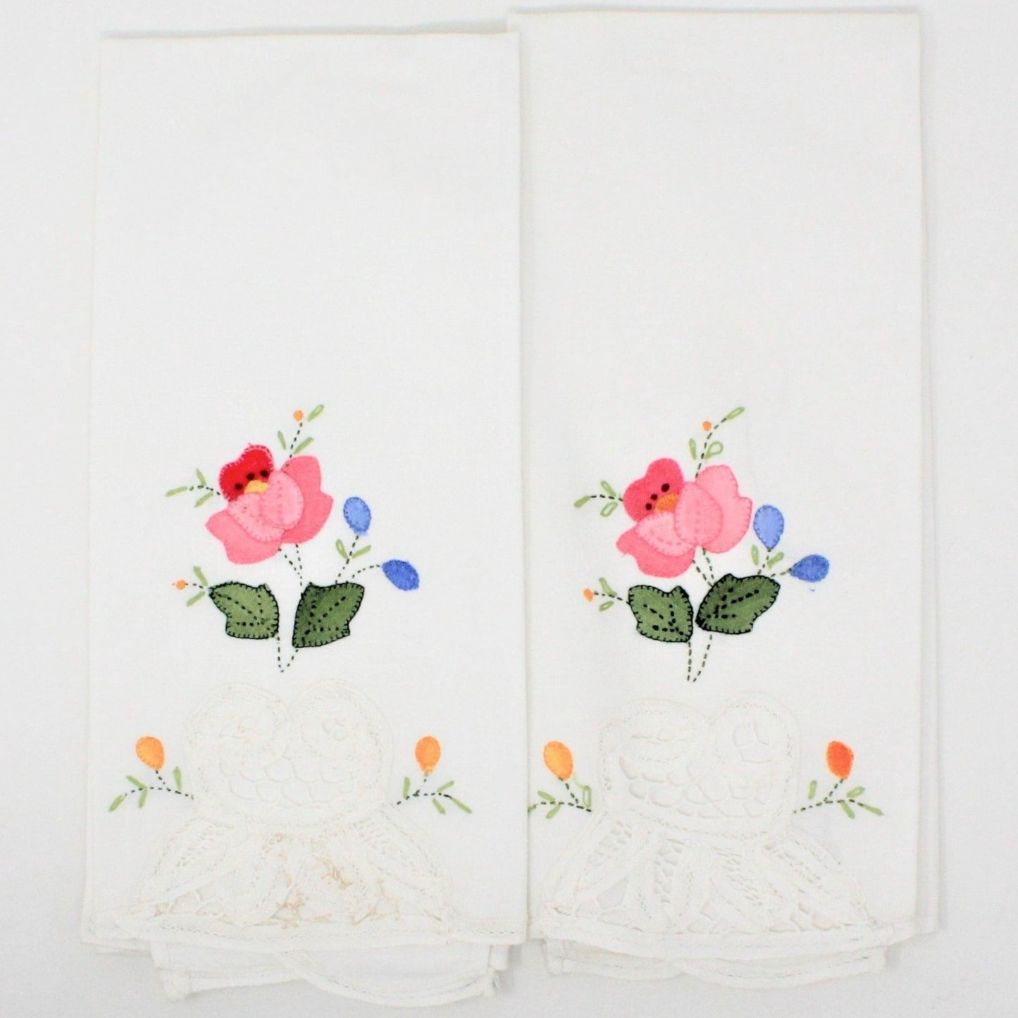 Hand Towels / Fingertip Towels, Appliqué Floral & Lace, Set of 2, Vintage, Unused
