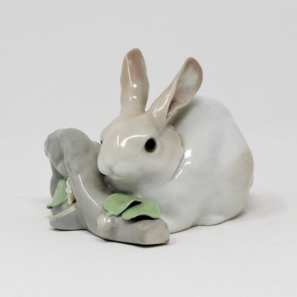 Figurine, Lladro, Rabbit Eating #4772, Vintage 1971