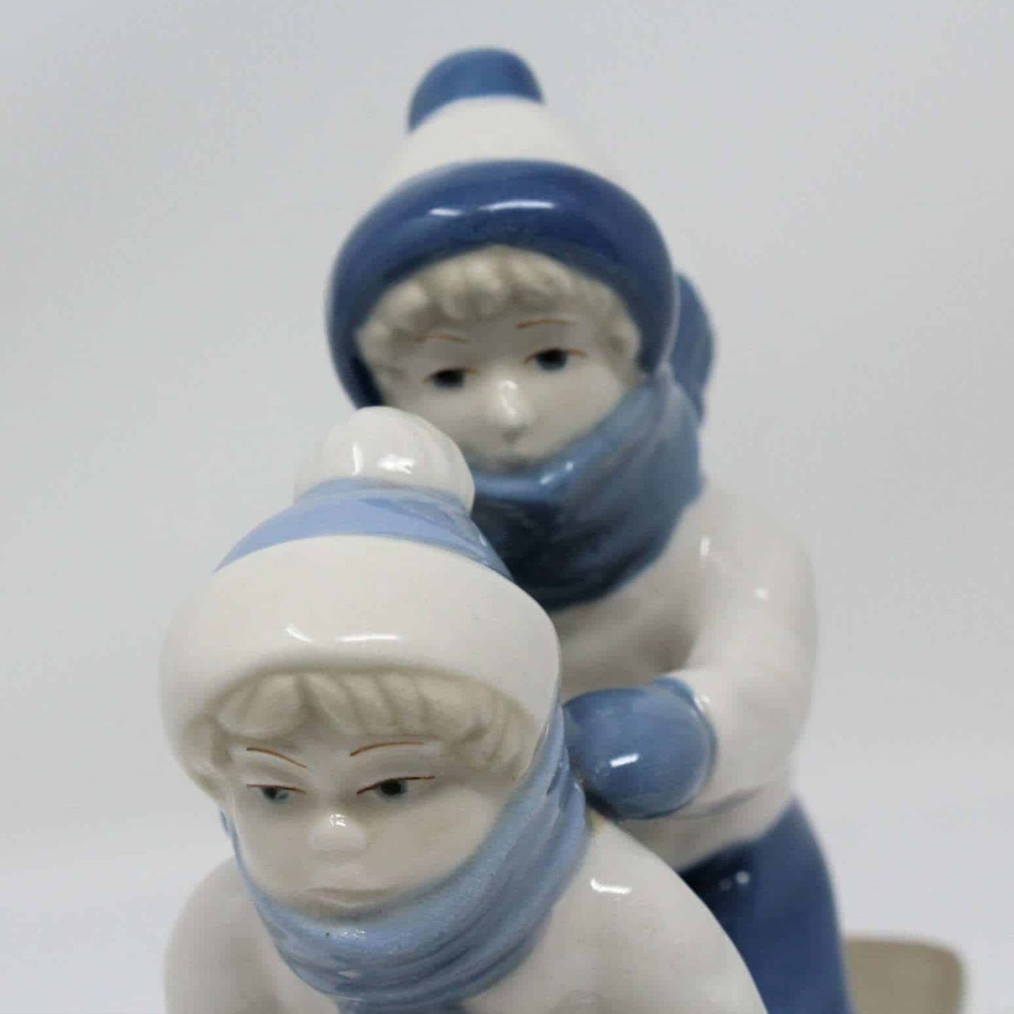 Figurine, Boy & Girl On Sled, Porcelana de Cuernavaca, Mexico, Vintage