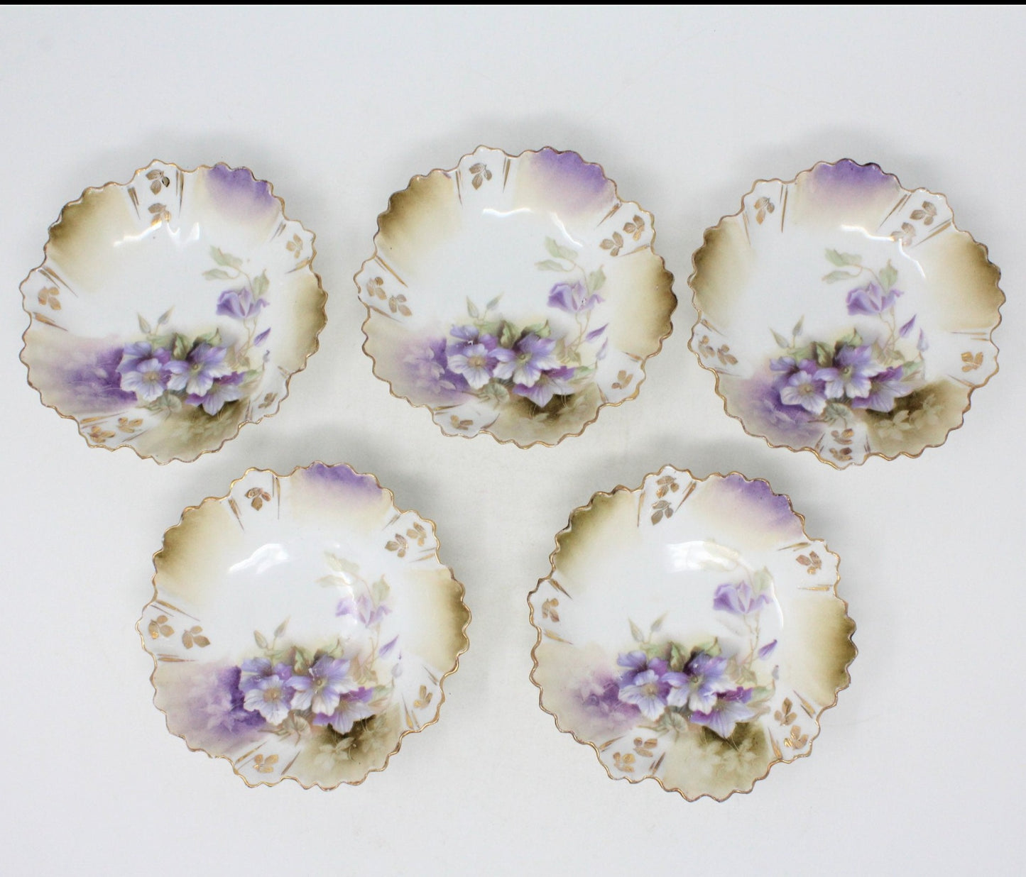 Beautiful purple flower fruit bowls, set of 5. Antique from Germany