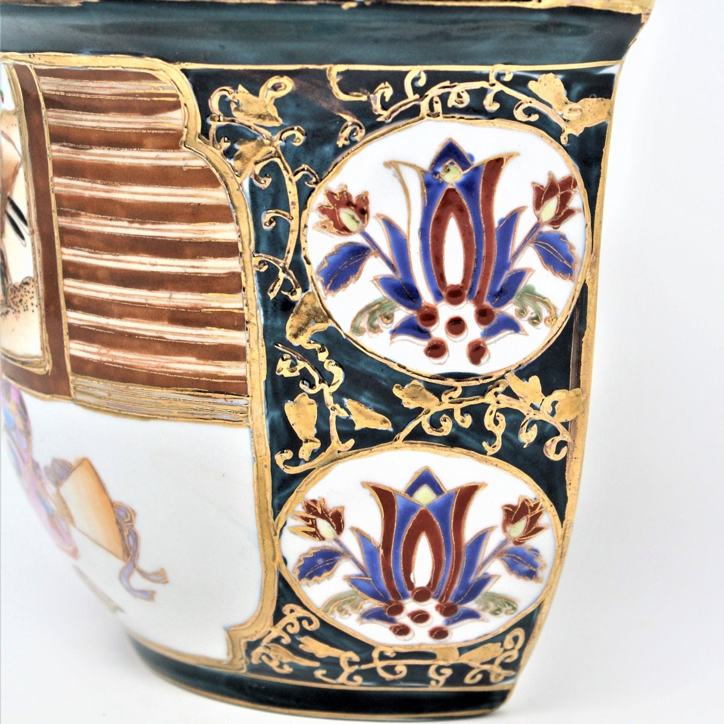 Planter / Wall Pocket, Vase, Satsuma Geisha, Moriage, Vintage