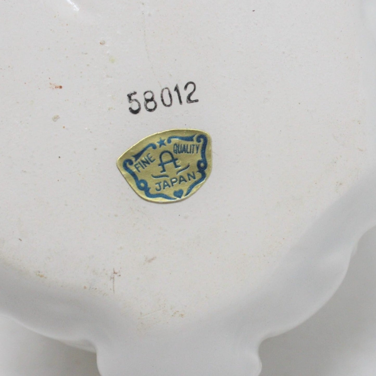 Planter, Bunny Rabbit with Bow, Ceramic, White Bunny, Vintage