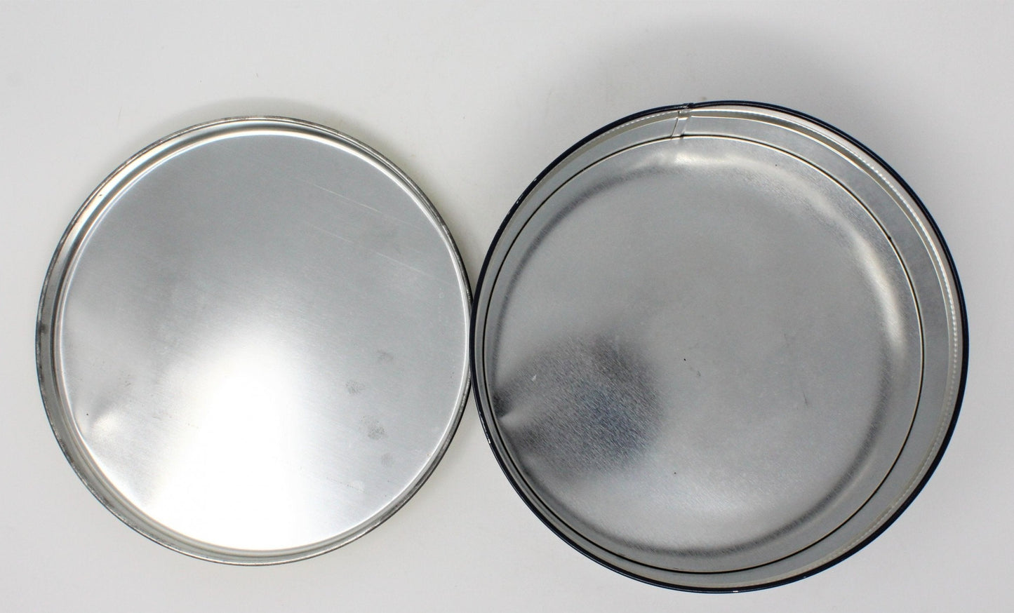 Tins, Gift Tin / Cookie Tin, 1930's Roadster, Red Barn & Bear, 7" Round