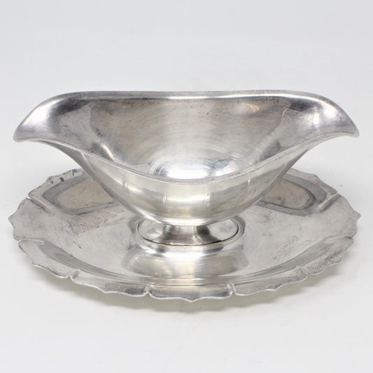 Gravy Boat / Saucièr with Underplate, International Silver, Early American, Silverplate, Vintage