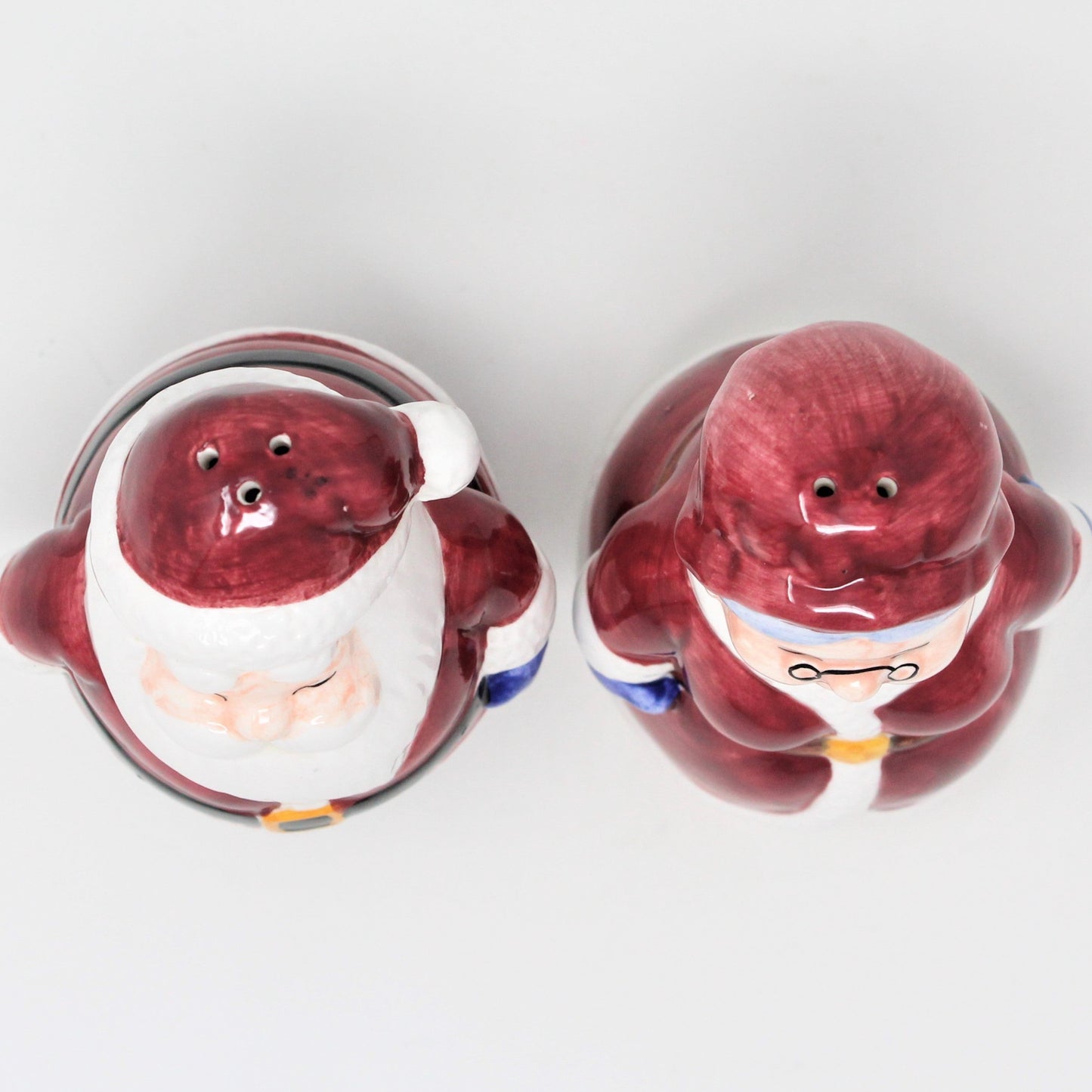 Salt and Pepper Shakers, Publix Season's Greeters, Santa & Mrs Claus, Ceramic, 2000