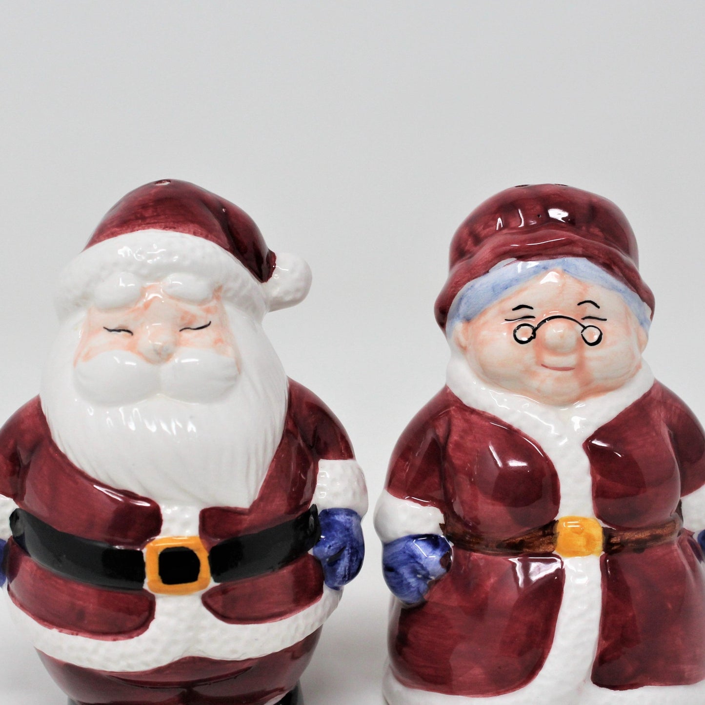 Salt and Pepper Shakers, Publix Season's Greeters, Santa & Mrs Claus, Ceramic, 2000