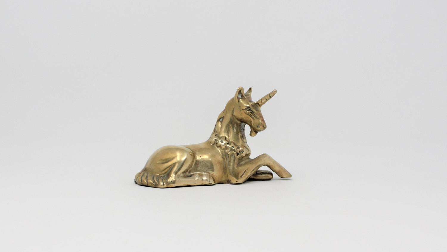 Figurines, Bells & Music Boxes