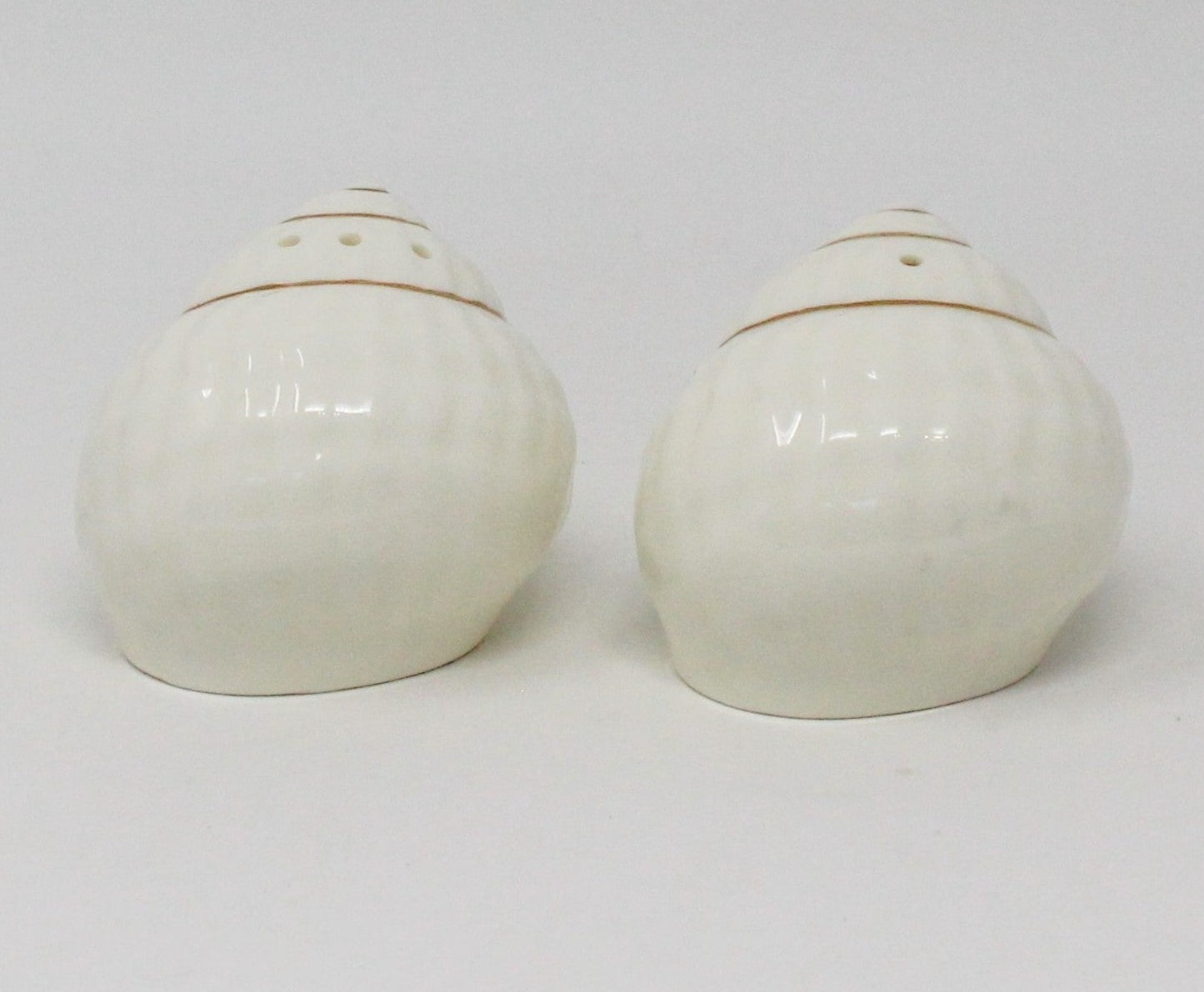 Salt and Pepper Shakers, Seashells Mikasa, Narumi, Coastal, Bone China, Elegant Tableware, Maritime, Vintage