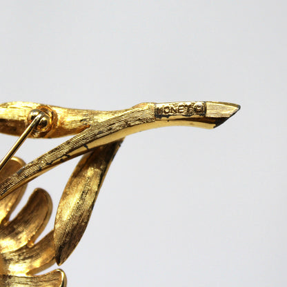 Brooch / Pin, Monet, Daisy Flower, Gold Tone & White Enamel, Vintage
