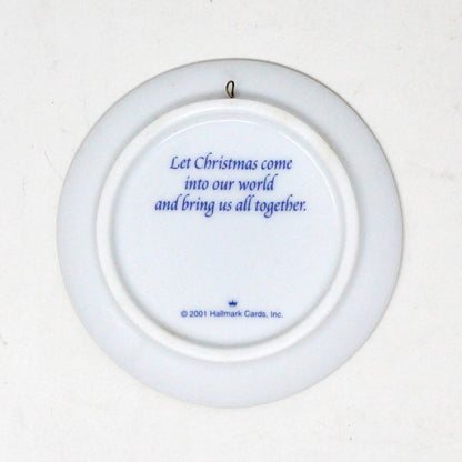 Ornament, Hallmark Keepsake, Christmas Keeps Us Together, Blue Collector's Plate with stand, In Box, 2001