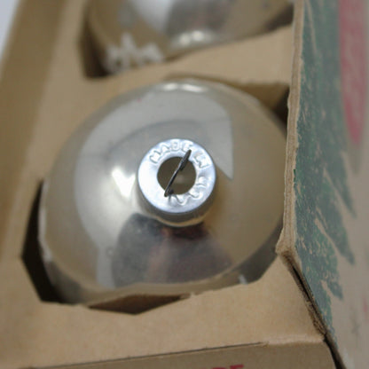 Ornaments, Glass Ball, Shiny Brite, Silver Glass Ball, Atomic Age White Mica Stencil, Set of 5 in Original Tray Box, Vintage