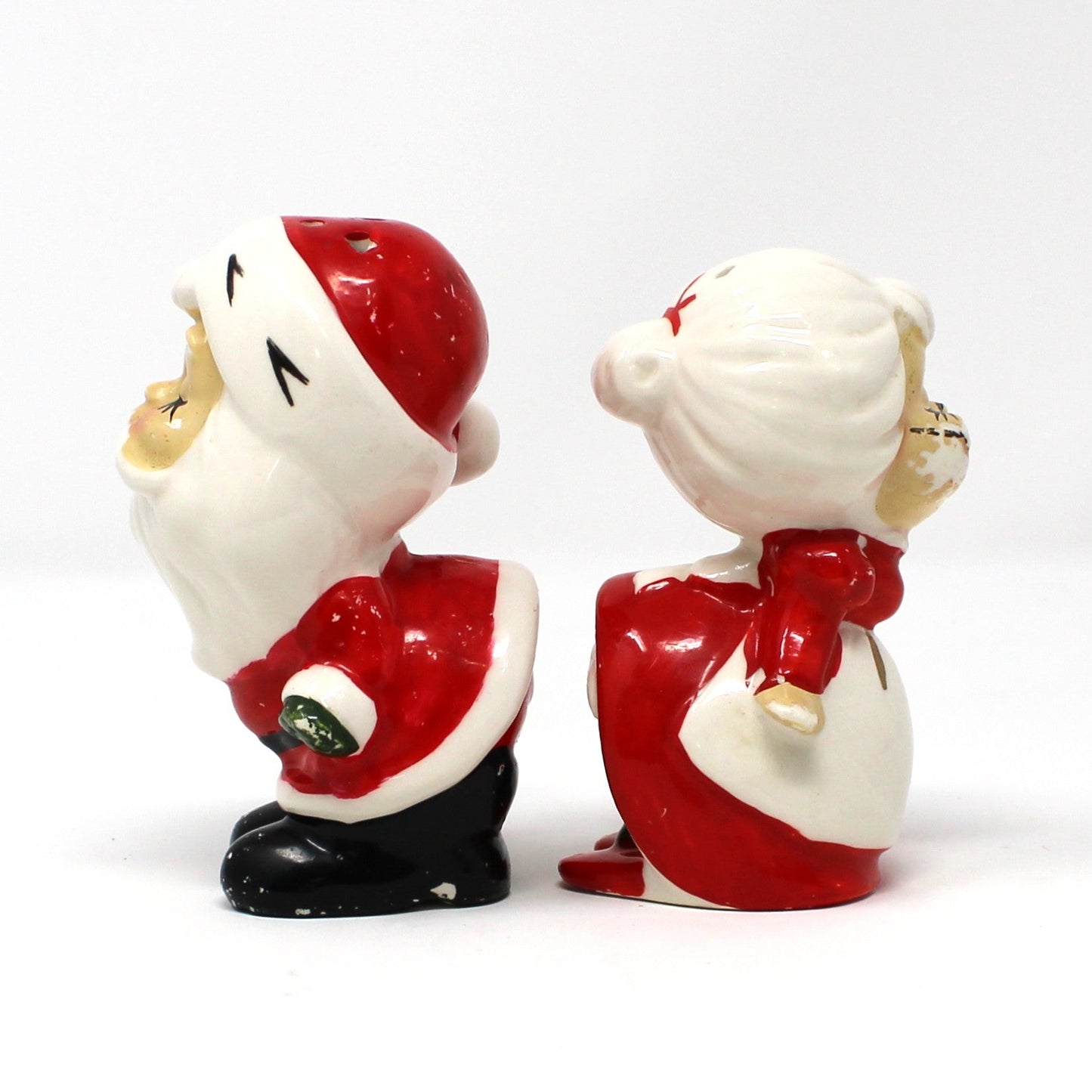 Salt and Pepper Shakers, Kissing Santa & Mrs Claus, Hand Painted, Mid Century Collectible 7662, Vintage