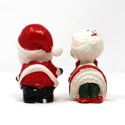 Salt and Pepper Shakers, Kissing Santa & Mrs Claus, Hand Painted, Mid Century Collectible 7662, Vintage