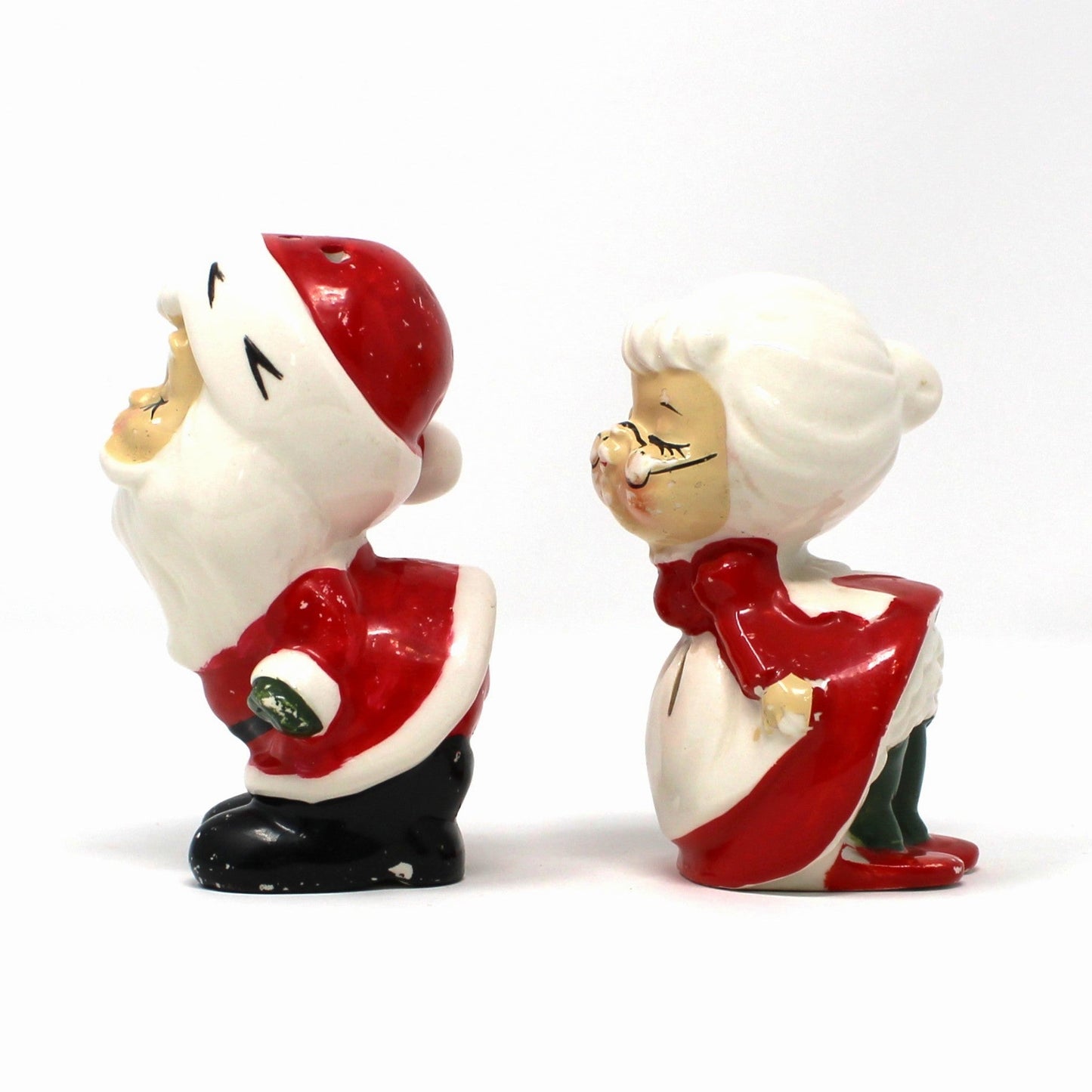 Salt and Pepper Shakers, Kissing Santa & Mrs Claus, Hand Painted, Mid Century Collectible 7662, Vintage