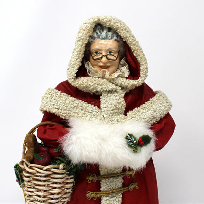 Figurine, Christmas Mrs Claus with Basket, Possible Dreams Clothtique, Vintage 1990