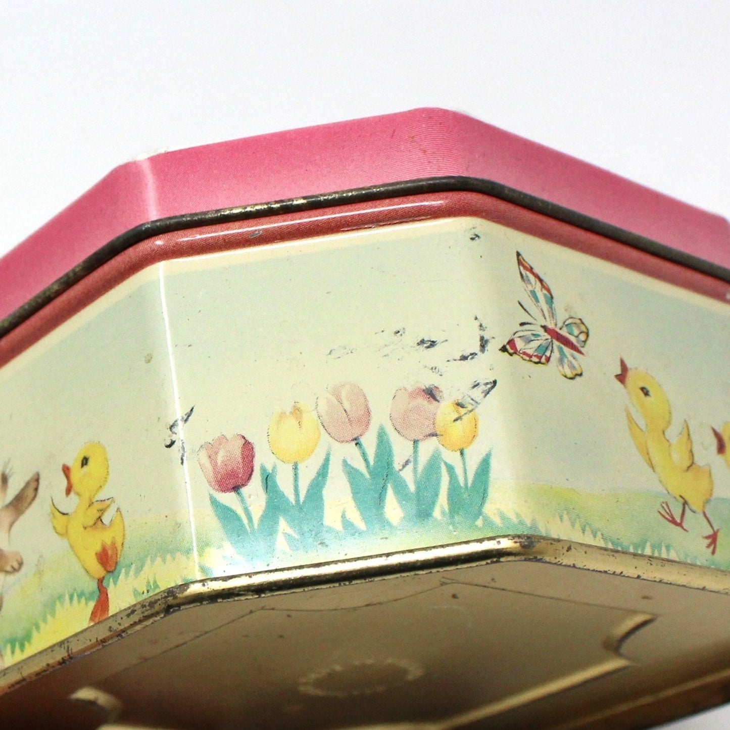 Gift Tin / Candy Tin, Bunny & Chicks with Easter Eggs, Vintage Holland