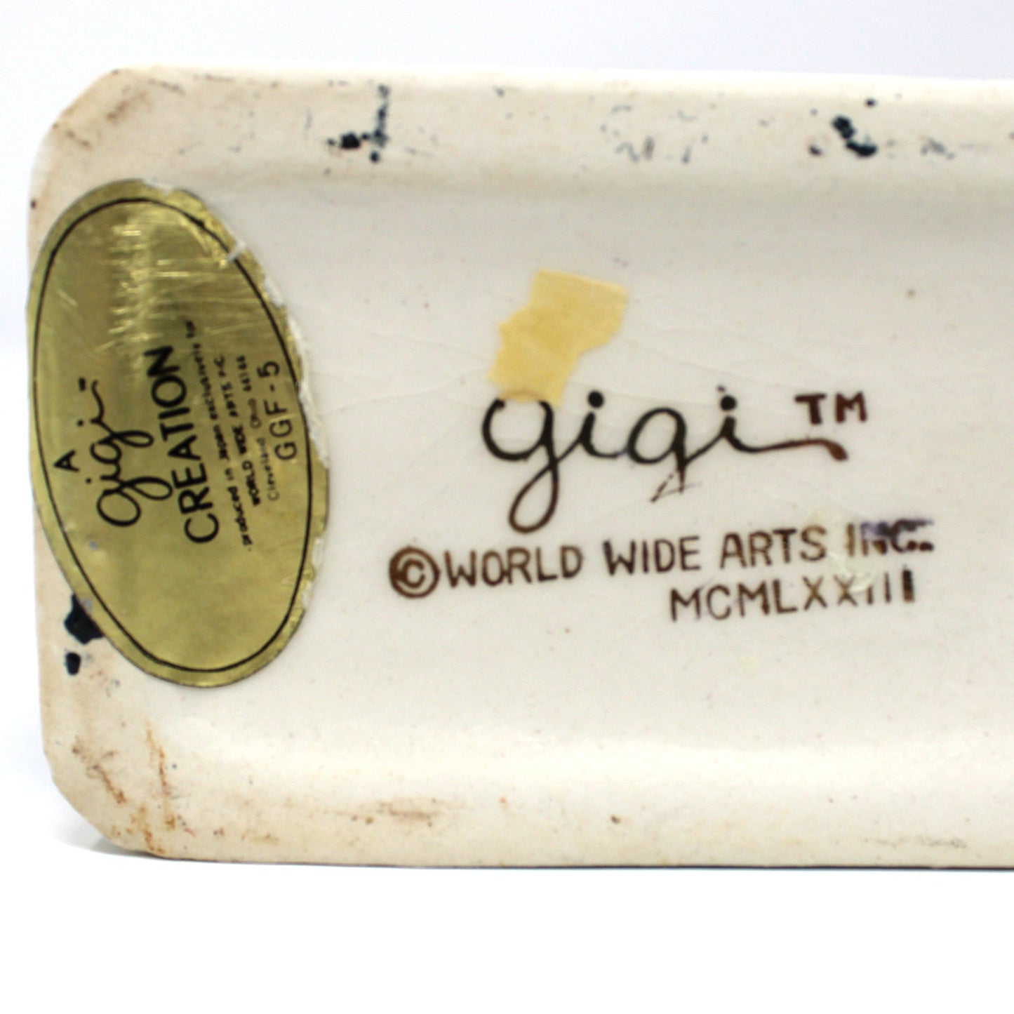 Figurine, Gigi, Sharin' Is Carin' Girls Holding Hands, Friendship, World Wide Arts, Vintage