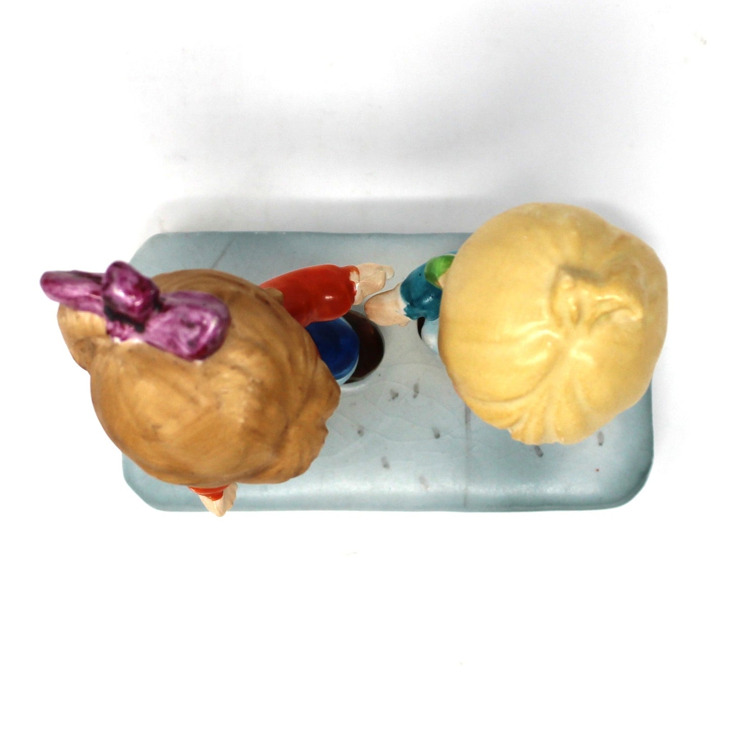 Figurine, Gigi, Sharin' Is Carin' Girls Holding Hands, Friendship, World Wide Arts, Vintage