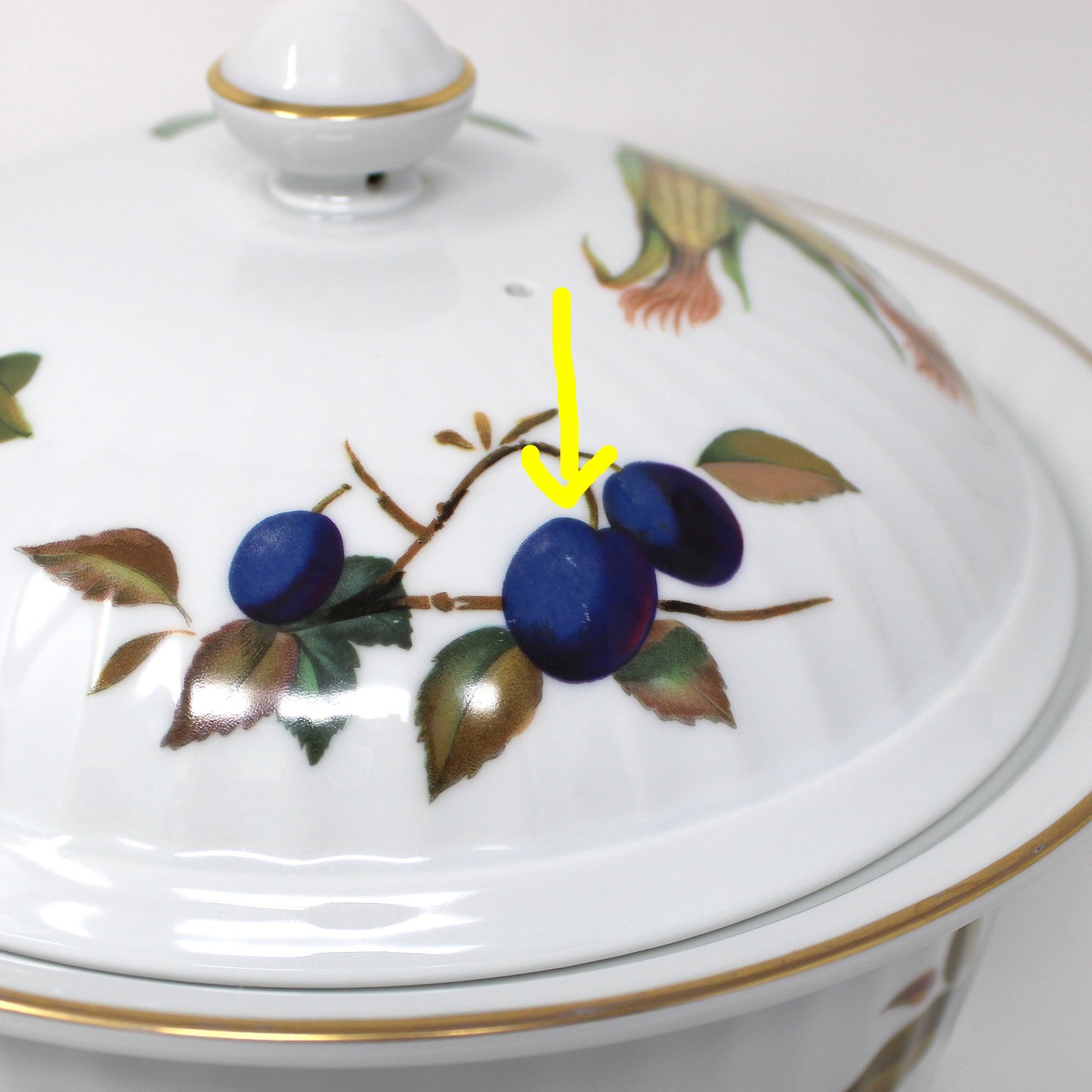 Casserole with Lid, Royal Worcester, Evesham Gold, 3 QT Round, Ribbed, Vintage, 1961