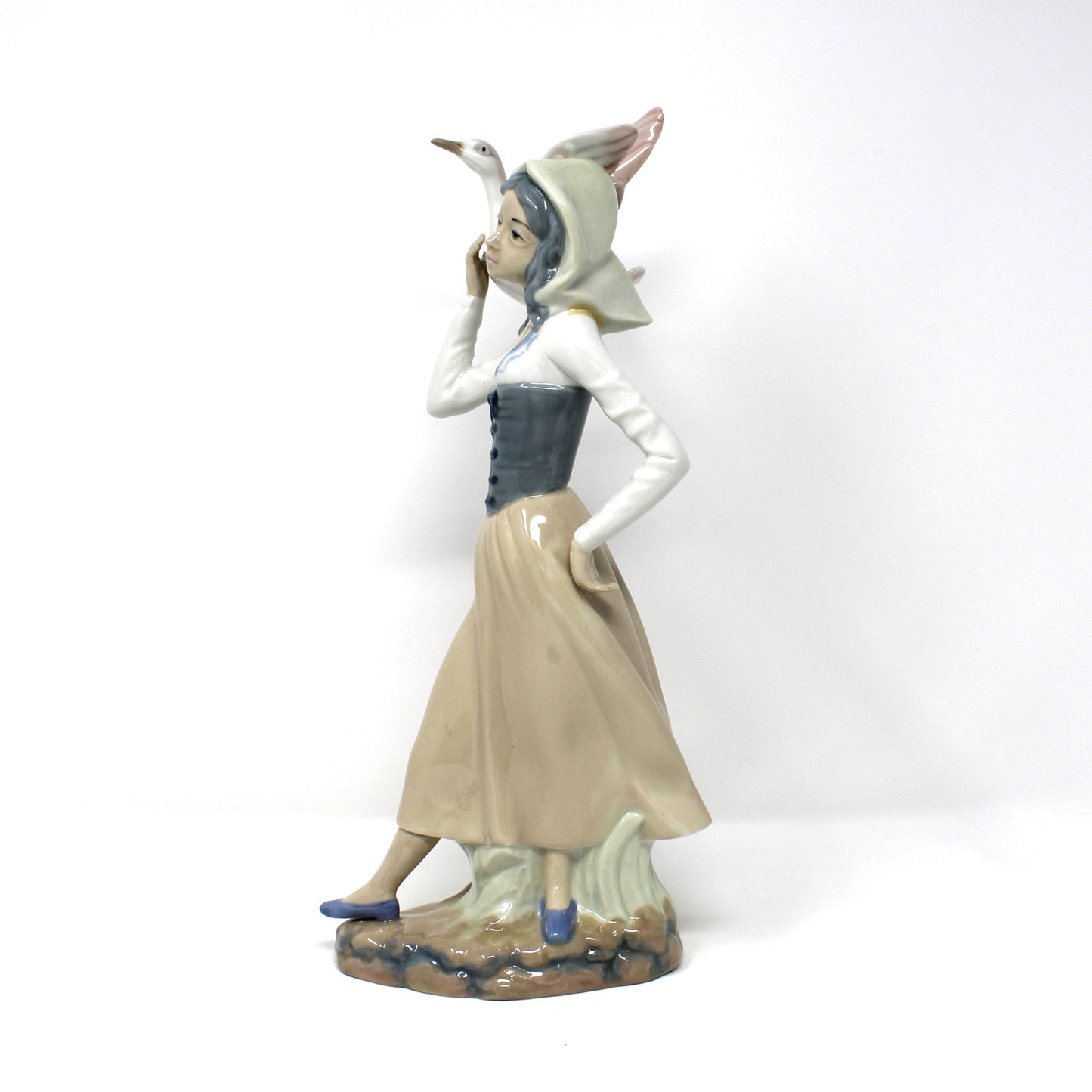 Sculpture, Casades, Girl with Goose on Shoulder, Lladro-Style figurine, Retired Figurine, Vintage