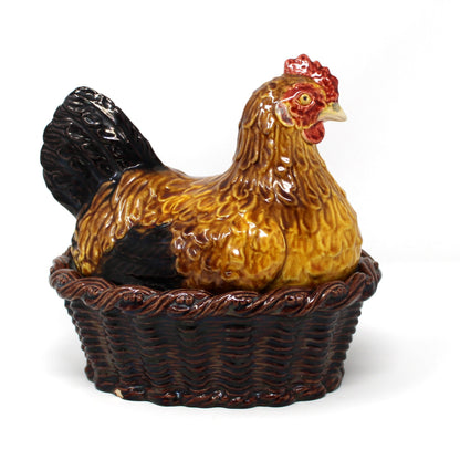 Hen in Nest, Bordallo Pinheiro, Majolica Ceramic Handmade, #922-A, Portugal, Vintage 1980s