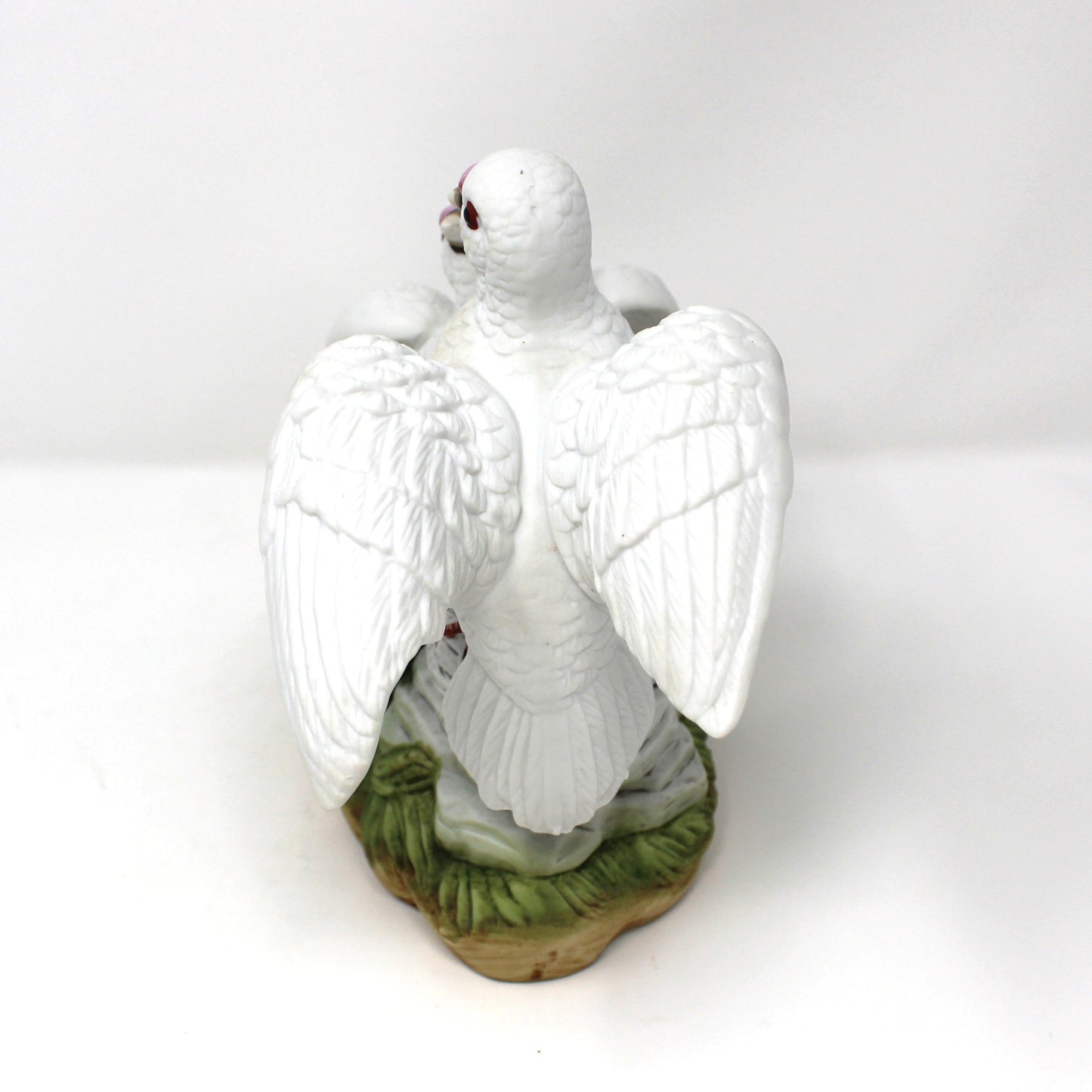 Figurine, Two White Doves on Rocks, Hand-Painted Bisque Porcelain, Taiwan, Vintage