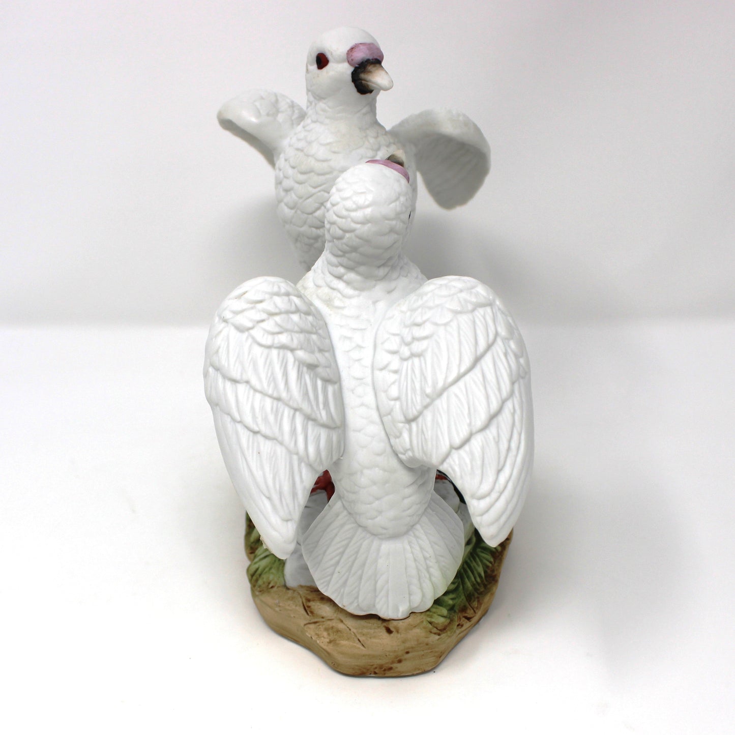 Figurine, Two White Doves on Rocks, Hand-Painted Bisque Porcelain, Taiwan, Vintage