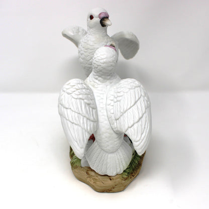 Figurine, Two White Doves on Rocks, Hand-Painted Bisque Porcelain, Taiwan, Vintage