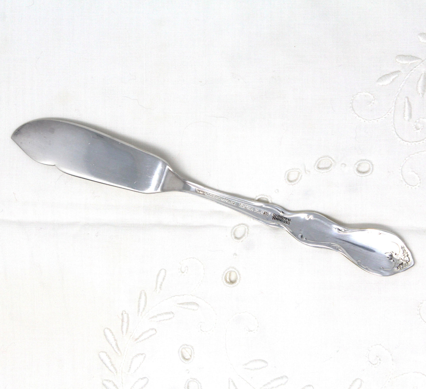Butter Knife / Spreader, Wm Rogers, Silverplate, Camelot Pattern, Vintage 1964