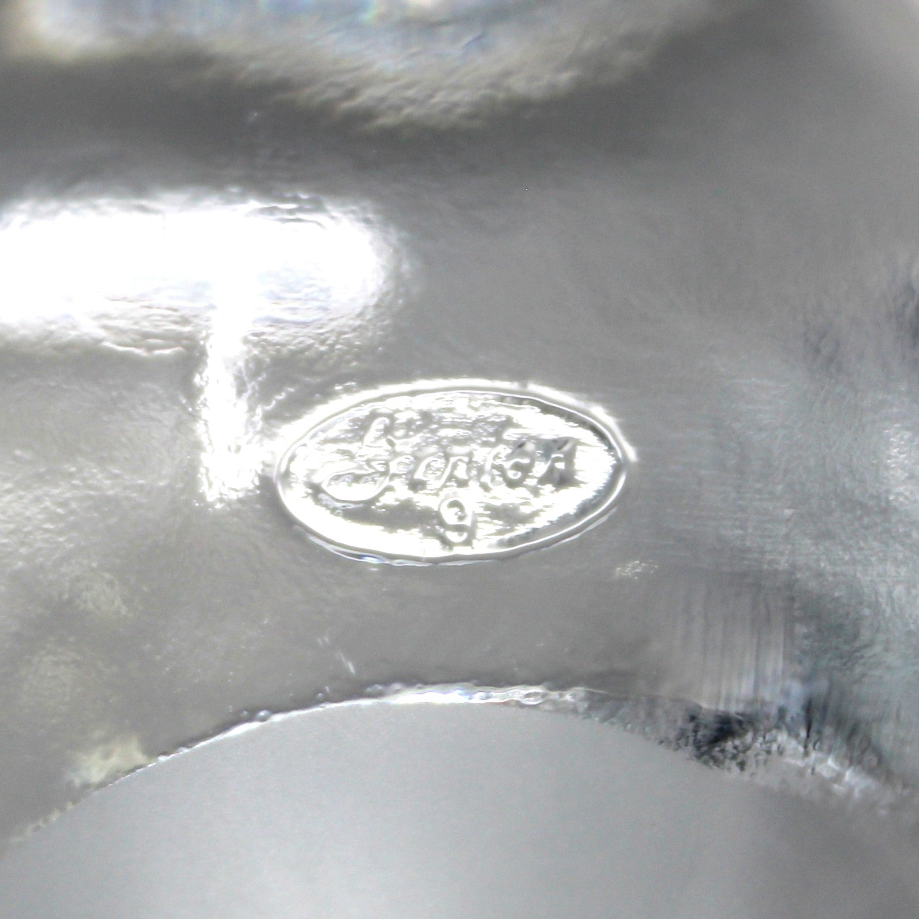 oval Fenton mark on glass teddy bear