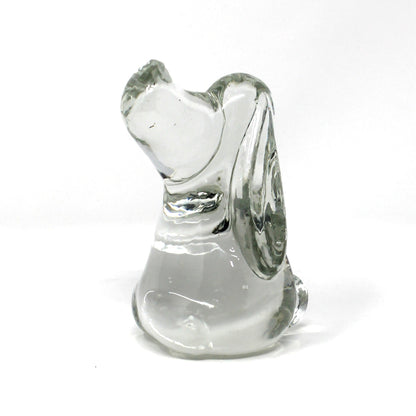 A small clear glass / crystal figurine shaped like a beagle or hound dog figure, .