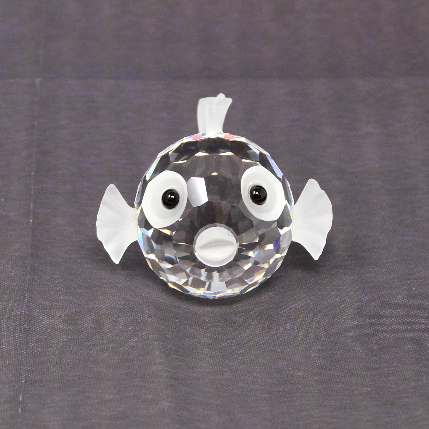 vintage Swarovski puffer / blow fish figurine.  Medium clear faceted crystal fish with white side fins.