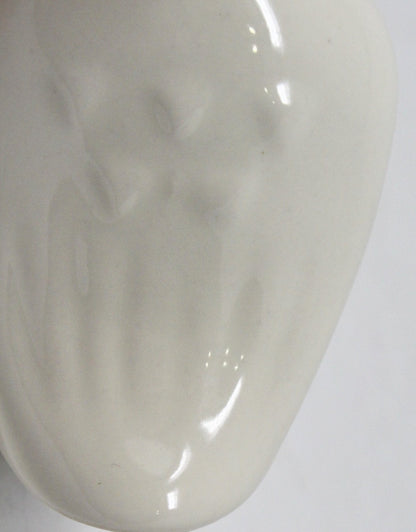 Pie Bird / Pie Vent, White with Feather Design, Ceramic, Vintage