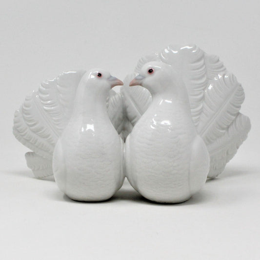 Sculpture, Lladro, Couple of Doves, Vintage 1970's
